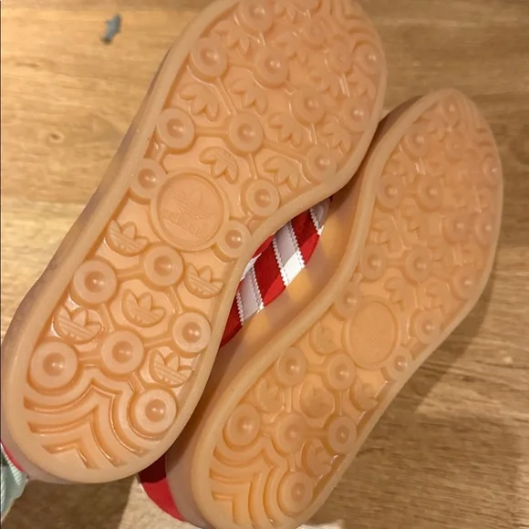 Adidas Gazelle Red and White Sneakers - never worn size 36.5 - Picture 4 of 4